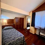 Hotel & 4*