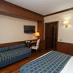 & Hotel 4*