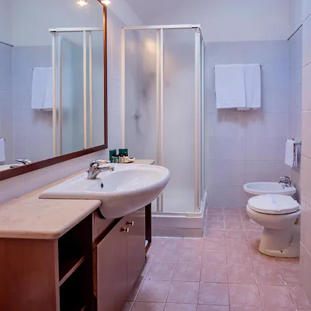 & Hotel 4*