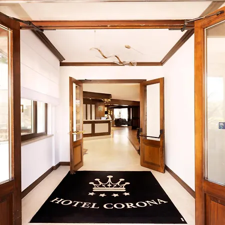 Hotel &