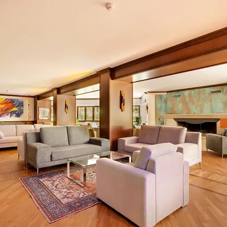 & ホテル ペスカッセーロリ