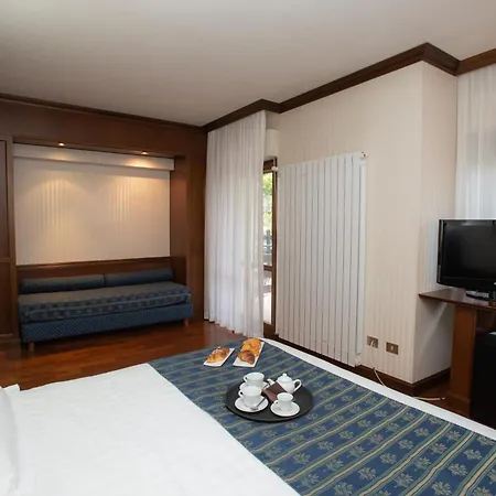 & Hotel 4*