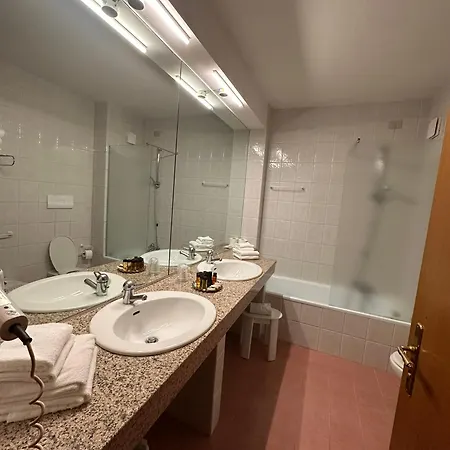 Hotel &