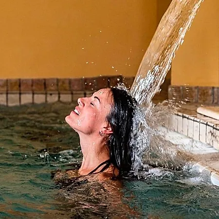 Hotel Corona פסקאסרולי