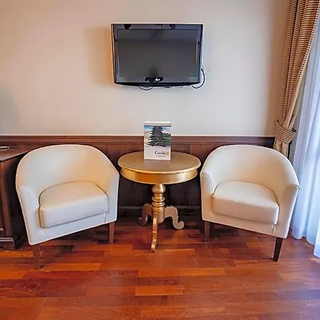 מלון Hotel Corona