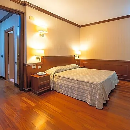 Hotel Corona מלון פסקאסרולי