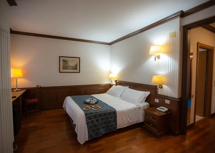 & Отель Пескассероли